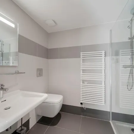 Ref 1071 - Center - 5mins To The Palais Des Festivals * Cannes