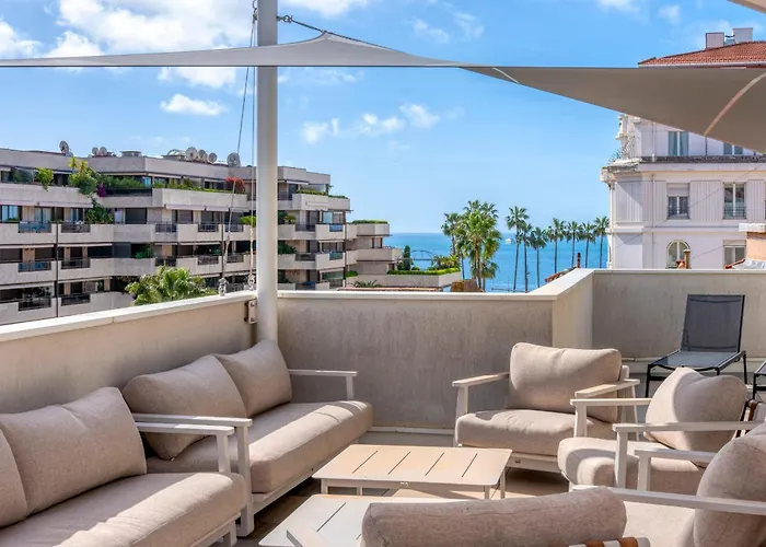 Ref 1071 - Center - 5mins To The Palais Des Festivals * Cannes